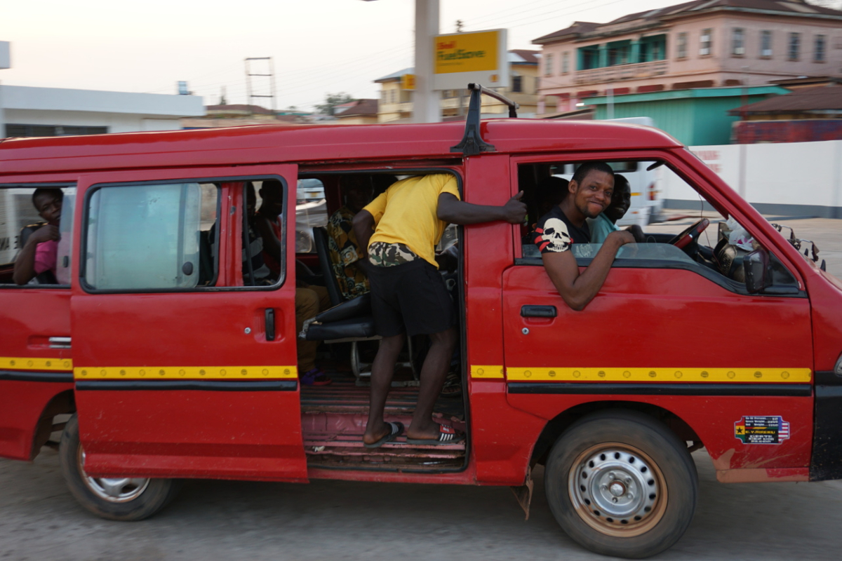 Trotro Mate And Passenger Alternate Blows Over 50 Pesewas [Video]
