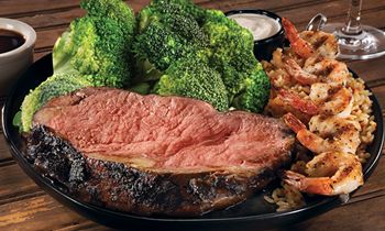 Treat Mom to an Indulgent Prime Rib Meal This Mother’s Day at Logan’s Roadhouse