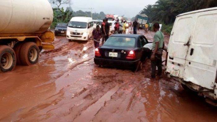 Motorists lament as failed half causes gridlock on Benin-Auchi twin carriageway