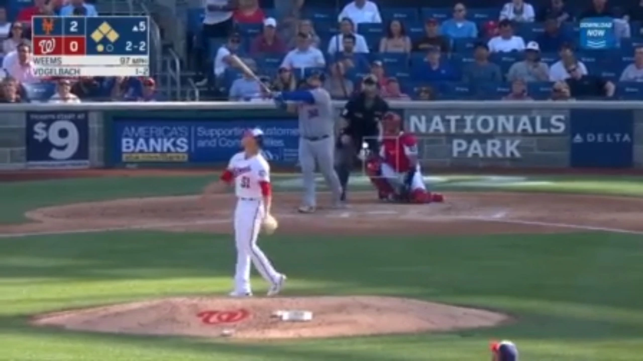 Daniel Vogelbach crushes his first home dart as a Met, a massive slam