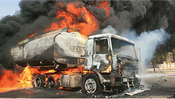 Niger: Fireplace guts petrol-laden tanker whereas in movement