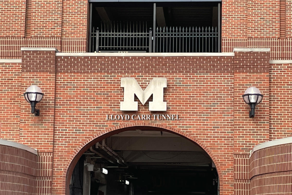 Michigan Stadium tunnel named after Lloyd Carr