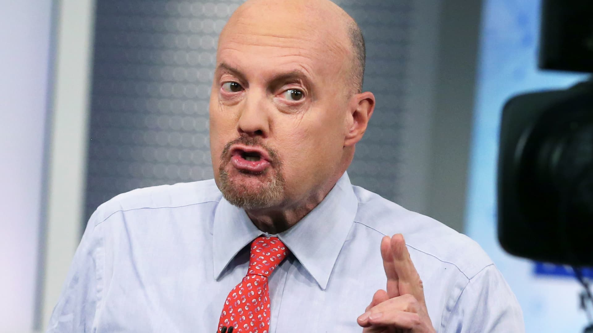 Charts counsel it’s ‘approach too early’ to anticipate the inventory market to rebound, Jim Cramer says