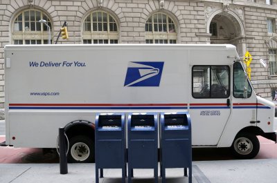 U.S. postal employees arrested in $1.3M fraud, identification theft scheme