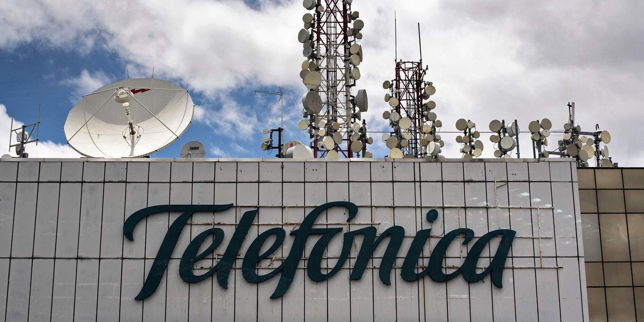 Dow Jones Newswires: Telefonica backs goal, dividend because it brings in $10.08 billion in income
