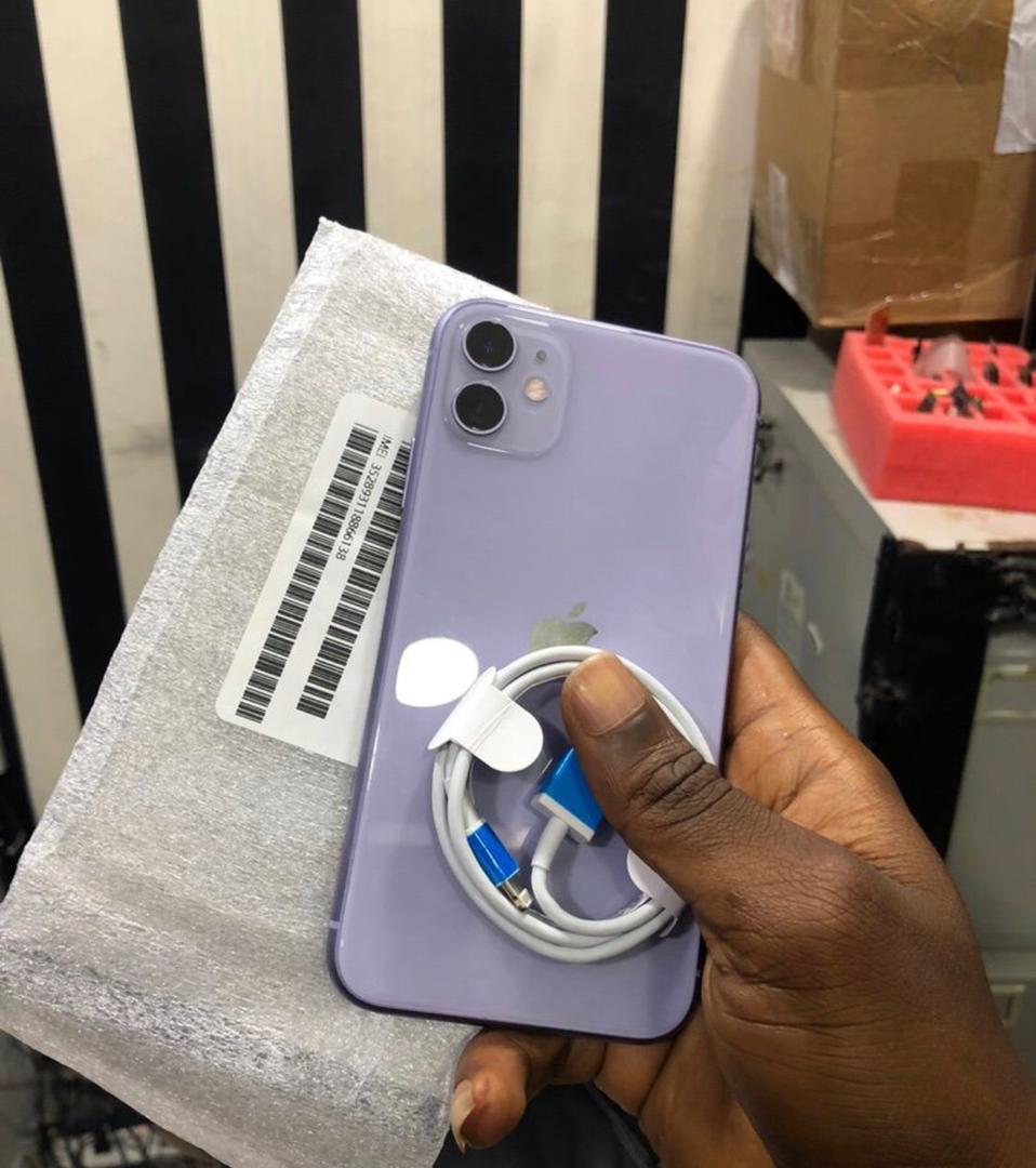 Inside Nigeria’s used-iPhones market