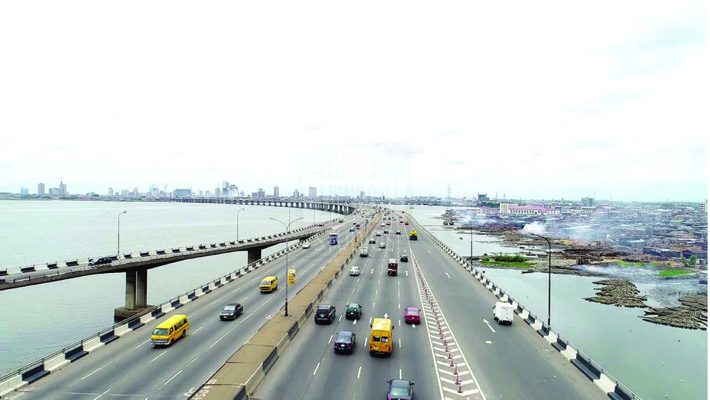 Woman jumps into Lagos lagoon