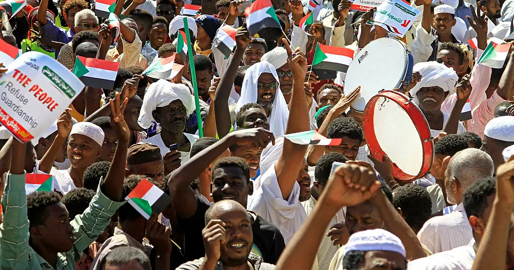 Sudan: Hundreds of Islamism supporters march towards UN