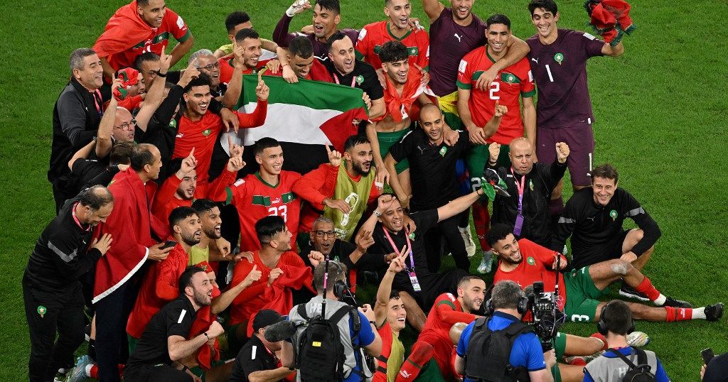 World Cup: Moroccan gamers pose with Palestinian flag