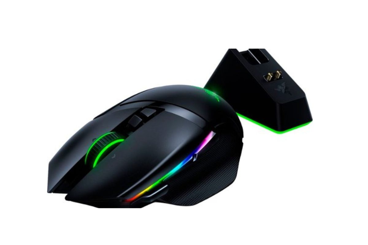 Choose up Razer’s Basilisk wi-fi gaming mouse and charging dock for 59% off