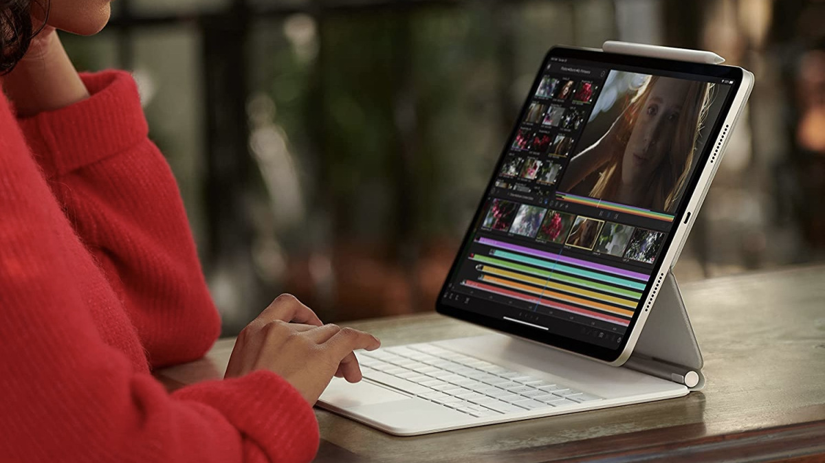 Tons of MacBooks are right down to record-low costs, plus extra Apple offers as of Dec. 15