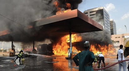 gas-tanker-catches-fireplace-at-filling-station-destroy-n130-million-property.jpeg Gas tanker catches fireplace at filling station, destroy N130 million property