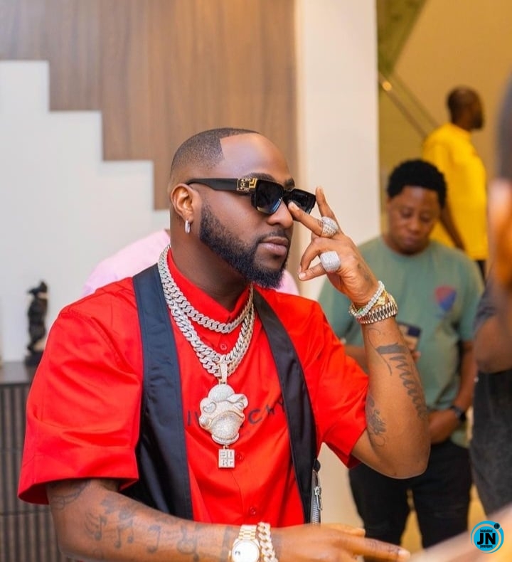 Davido reacts as Wizkid proclaims he’s happening tour with him
