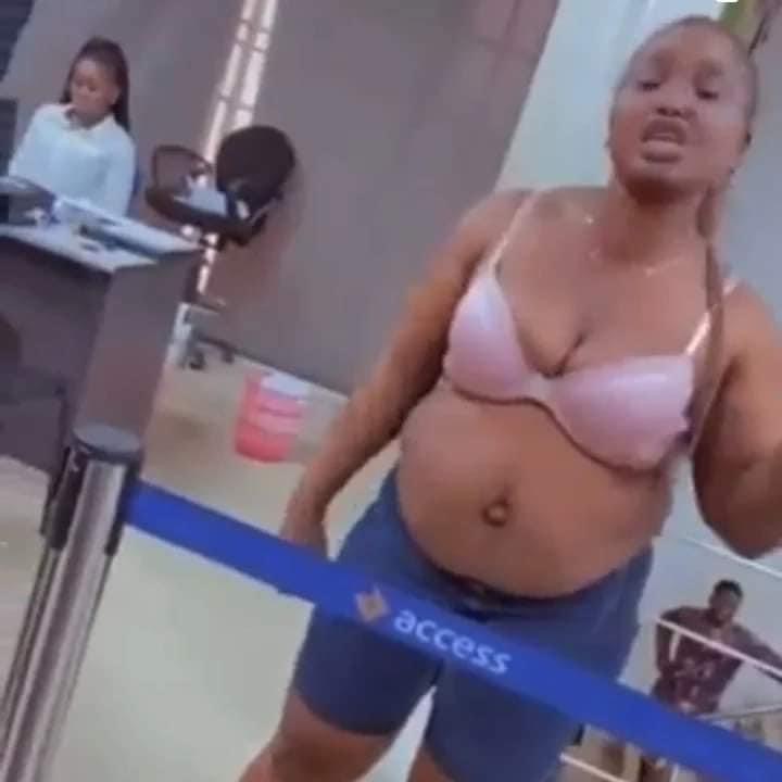 Nigerian Lady Strips Bare In Financial institution Over Incapacity To Withdraw New Naira Notes