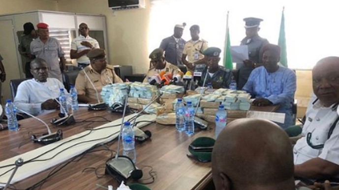 Customs officers reject $150k bribe from smugglers caught with faux $6m notes