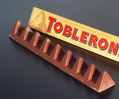 Toblerone maker to take away Matterhorn picture from packaging