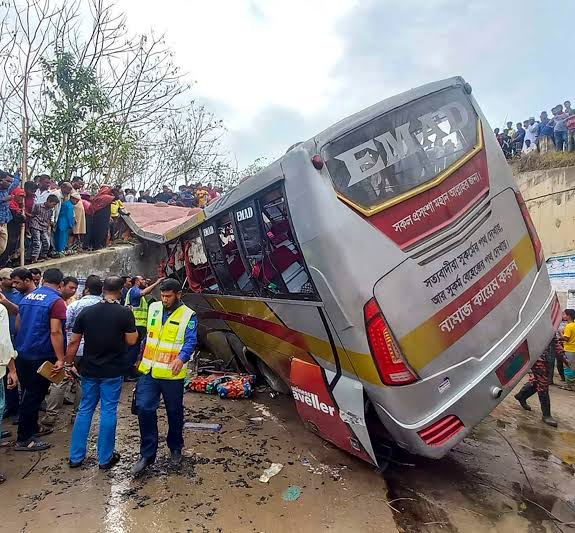 17 Killed In Bangladesh Bus Crash