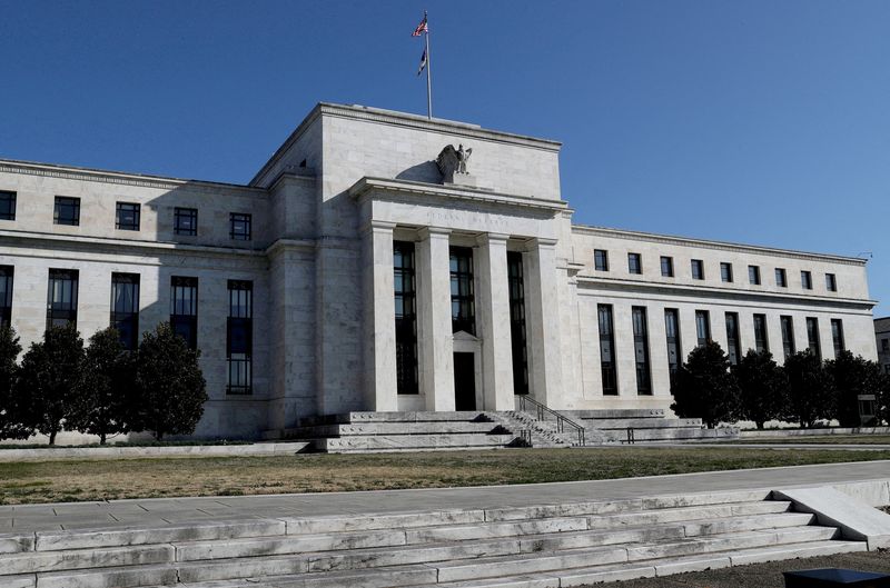 Evaluation-Banking woes, Fed hold traders on edge in nervous U.S. inventory market