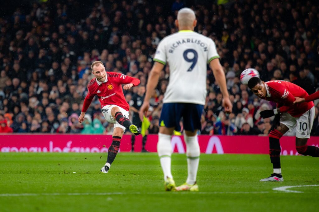 EPL: Tottenham power Manchester United to share spoils, Newcastle punish Everton, different outcomes