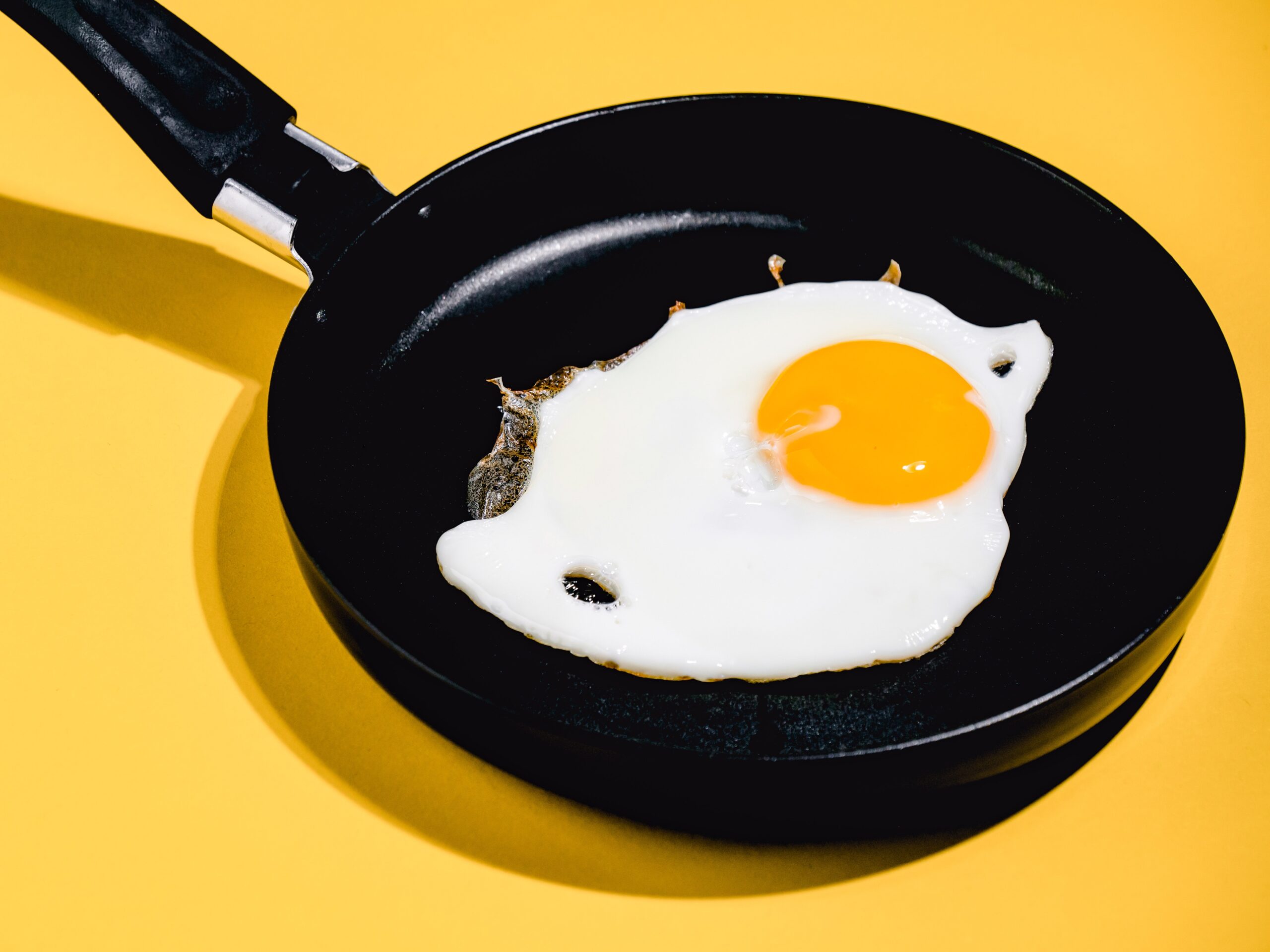 For Flawless Fried Eggs, Begin With a Chilly Pan