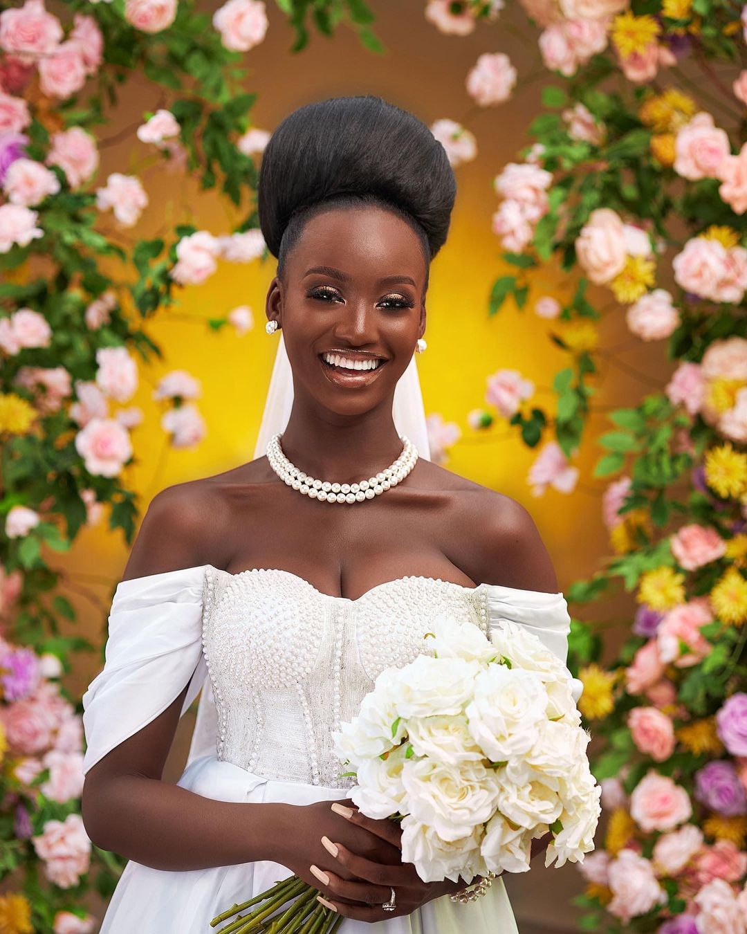 Channel Easy Magnificence on Your Massive Day With This Alluring Bridal Inspo