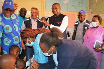 UNICEF and WHO Representatives Go to Henderson Clinic to Guarantee High quality of Polio Vaccination Marketing campaign in Zimbabwe