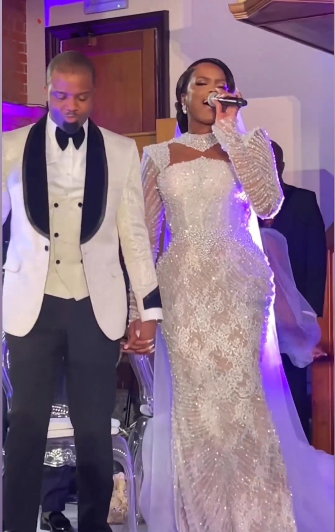 When The Bride is a Worship Chief! This Bride Singing Will Completely Make Your Day