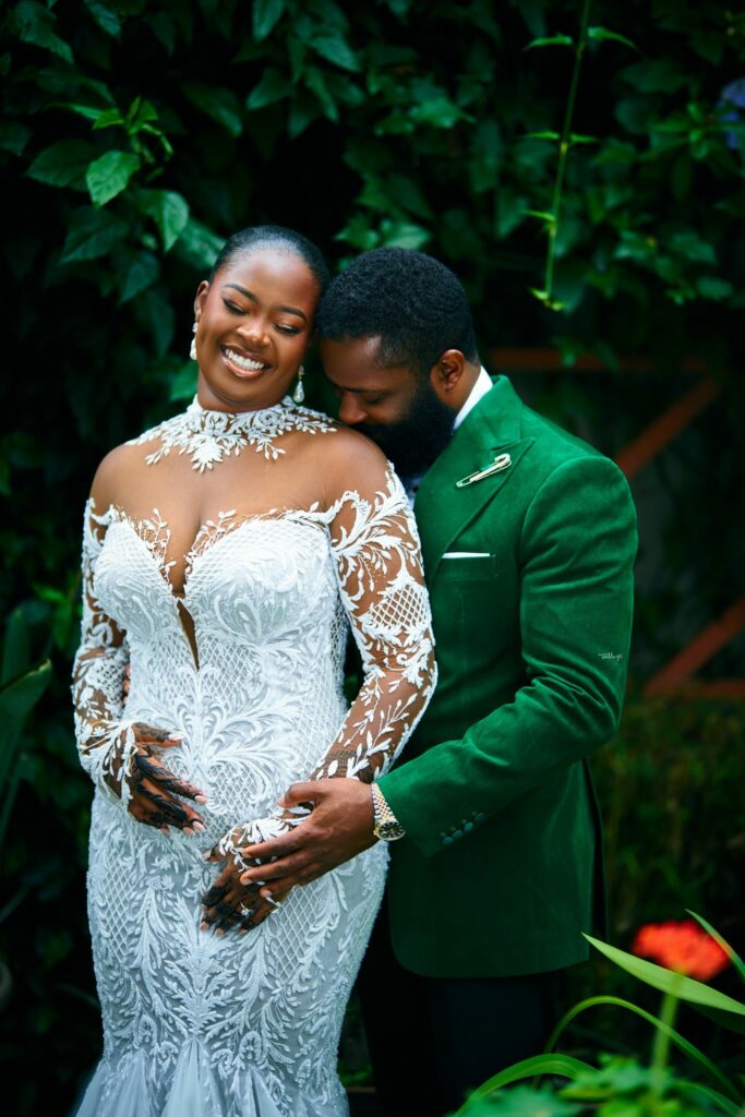 Brittney and Tolu Met at a Restaurant – Get pleasure from Their Outside White Wedding ceremony Images