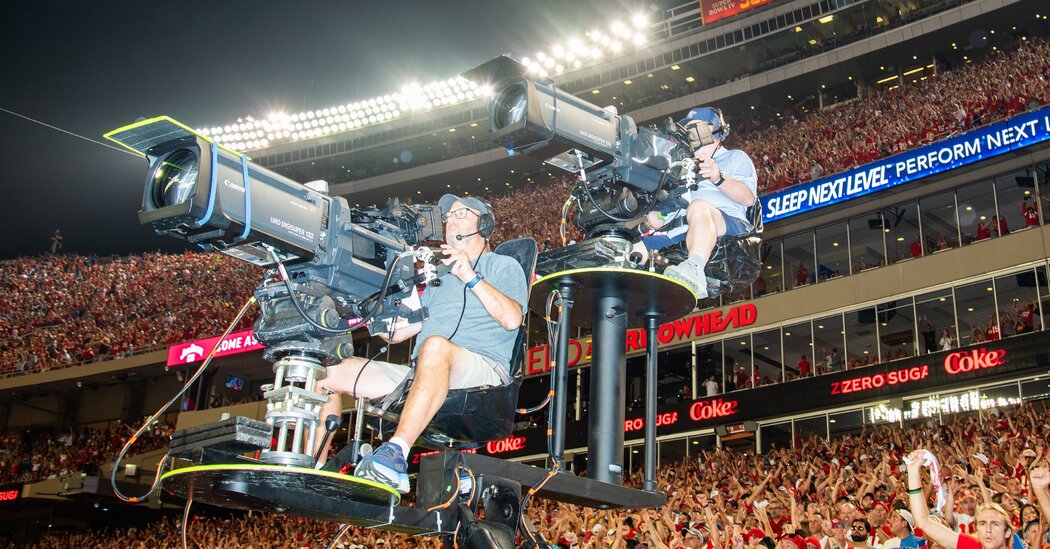 Behind Scenes of Most Spectacular Present On TV: ‘SUNDAY NIGHT FOOTBALL’…