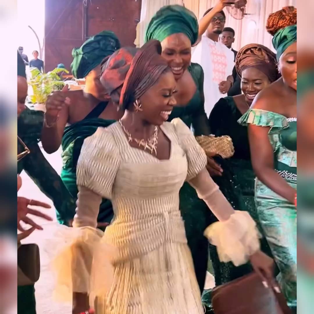 this-brides-lit-dance-entrance-is-all-of-the-ginger-your-day-wants.jpeg This Bride’s Lit Dance Entrance is all of the Ginger Your Day Wants!
