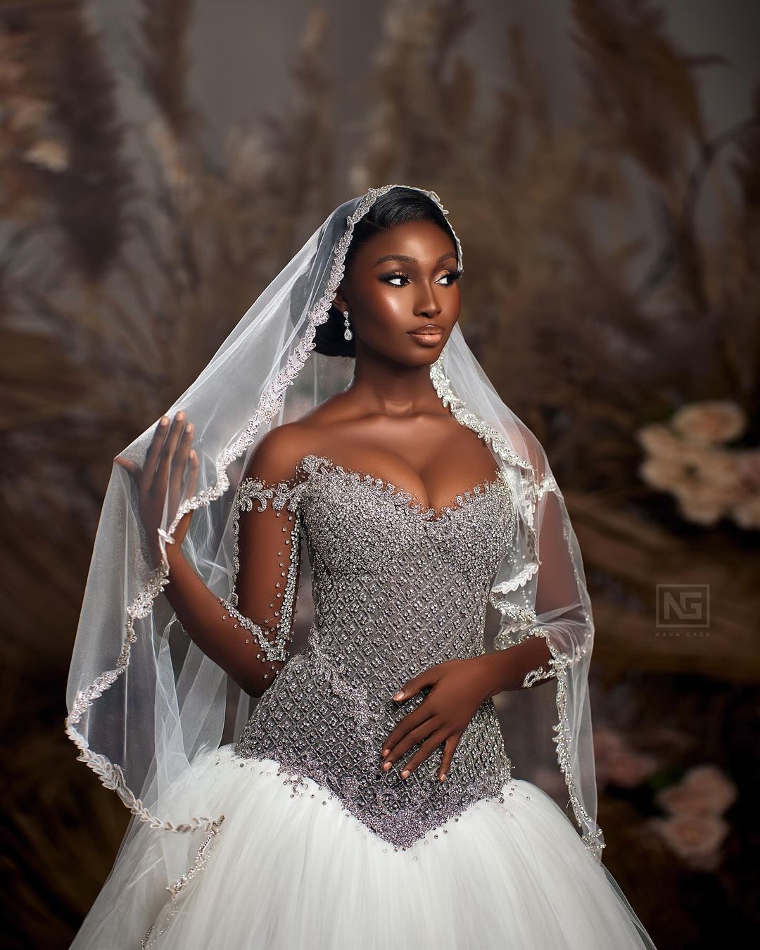 this-dazzing-magnificence-look-will-encourage-your-excellent-fairytale-wedding-ceremony-slay.jpg This Dazzing Magnificence Look Will Encourage Your Excellent Fairytale Wedding ceremony Slay