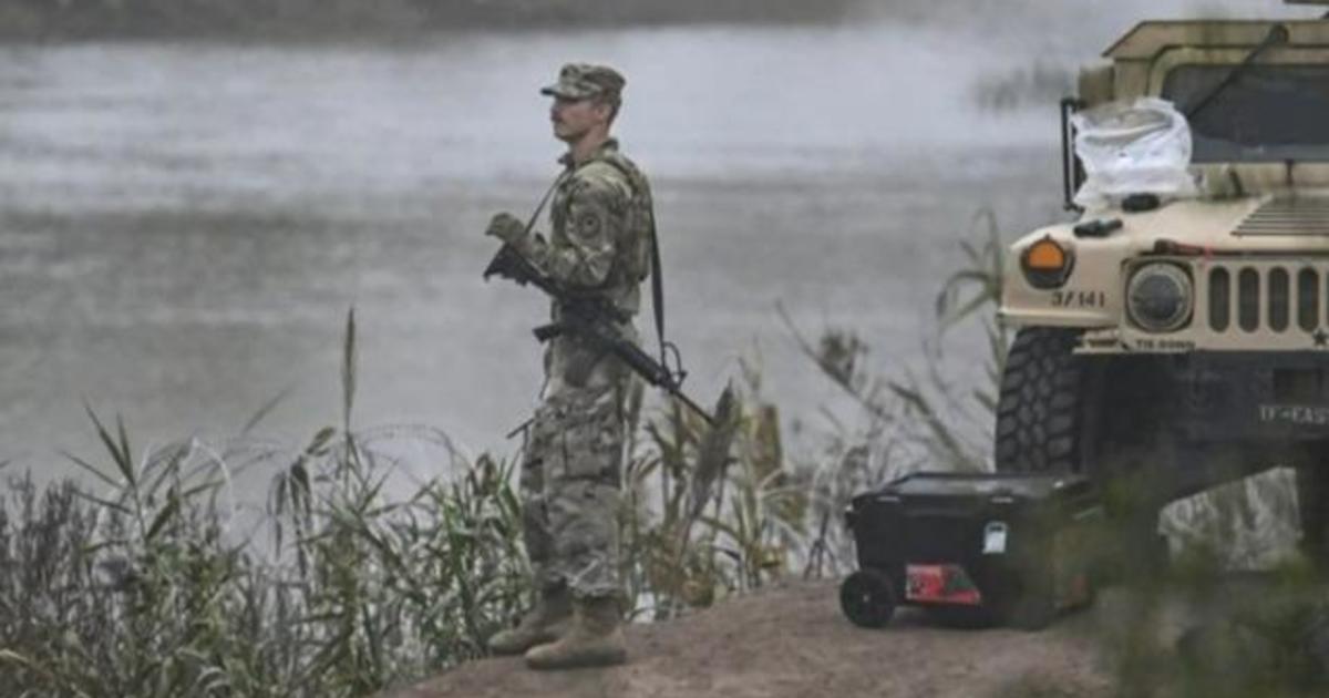 texas-blocking-federal-brokers-from-processing-migrants-in-border-city-park.jpg Texas blocking federal brokers from processing migrants in border city park