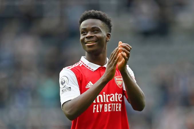 “To the unique StarBoy” – Arsenal’s Bukayo Saka indicators shirt for Afrobeats star Wizkid after demolition of Liverpool