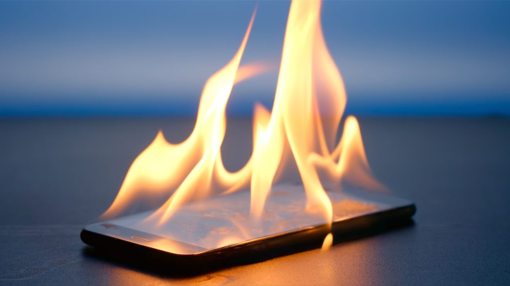 11 efficient methods to stop your iPhone from getting sizzling 2024