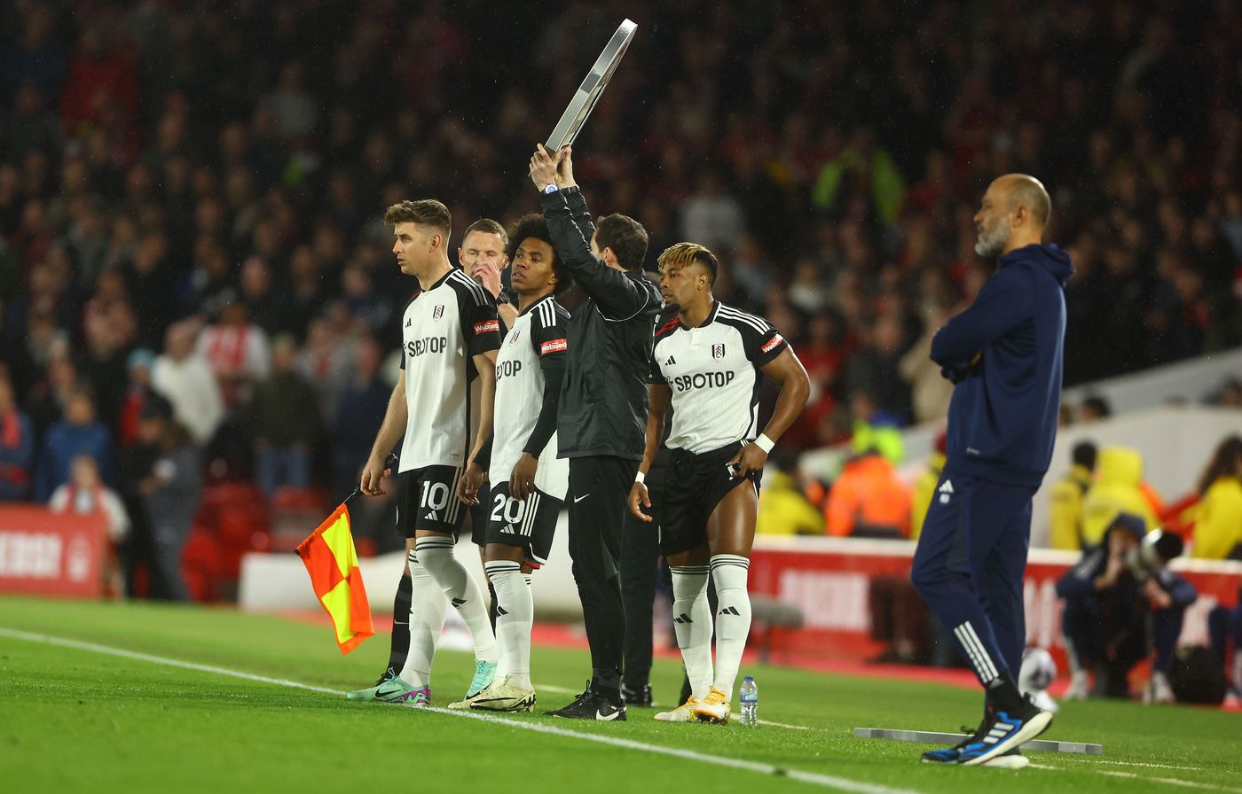 “It’s a humiliation” – Arsenal legend calls Marco Silva out for taking Iwobi off earlier than half-time in Fulham’s loss at Nottingham Forest