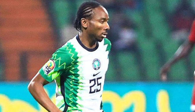 Tremendous Eagles star Kelechi Nwakali celebrates his sister as she formally turns into a medical laboratory scientist