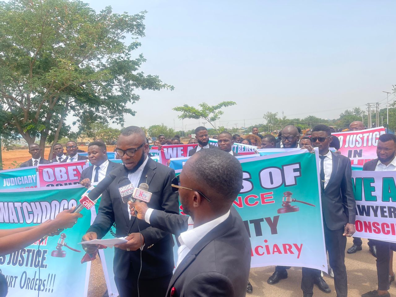 Legal professionals protest at Supreme Courtroom, criticise EFCC’s dealing with of case in opposition to Yahaya Bello