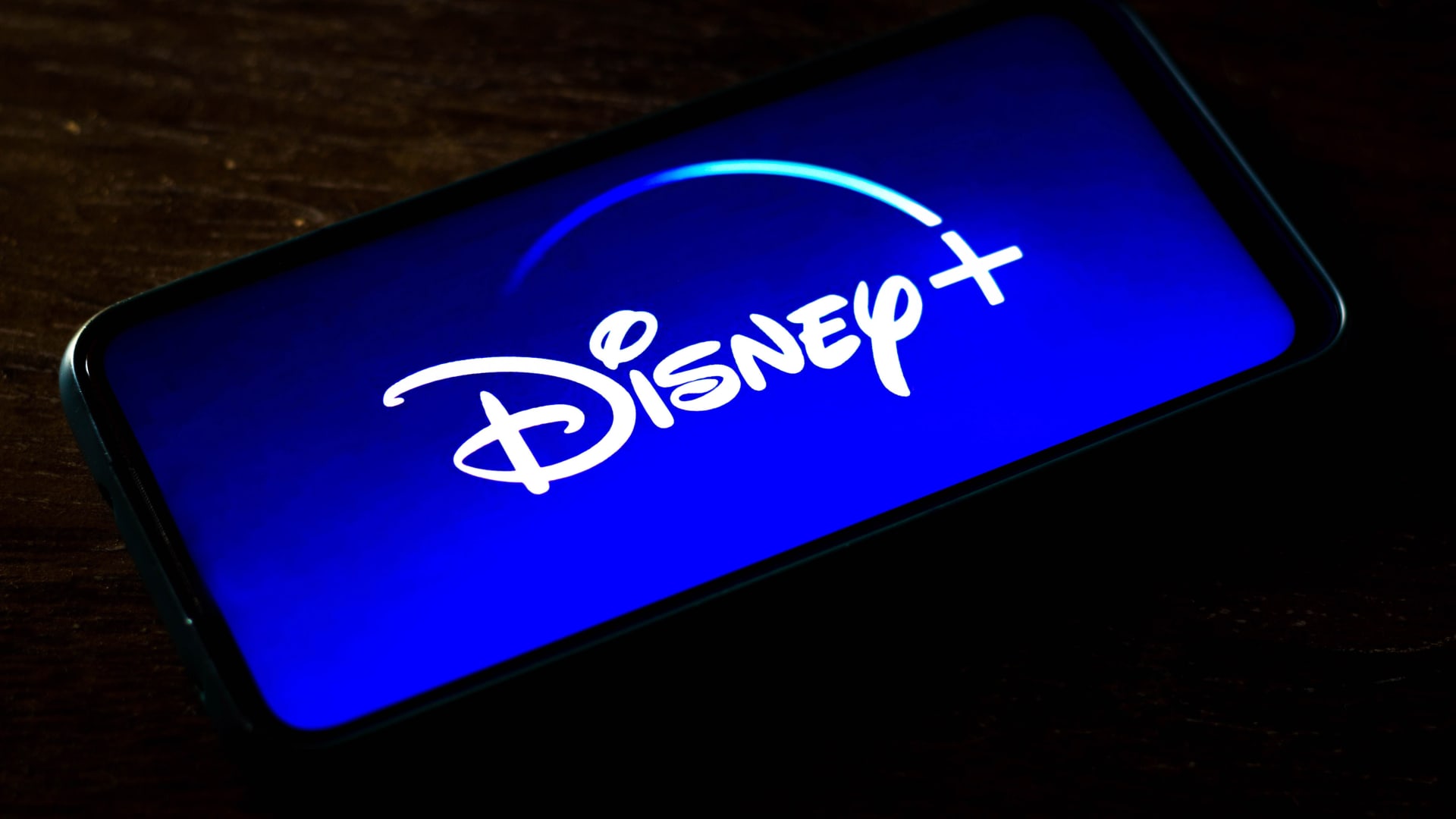 Disney, Warner Bros. Discovery to bundle streaming providers