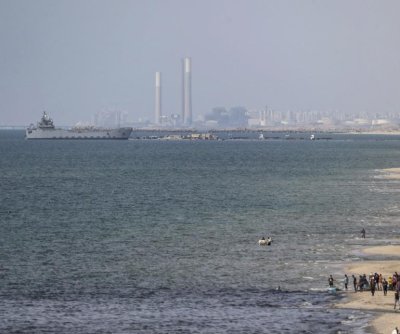 Heavy seas disrupt Gaza pier help operations