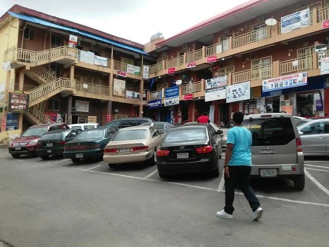 Military reopens Banex Plaza after conflict with merchants