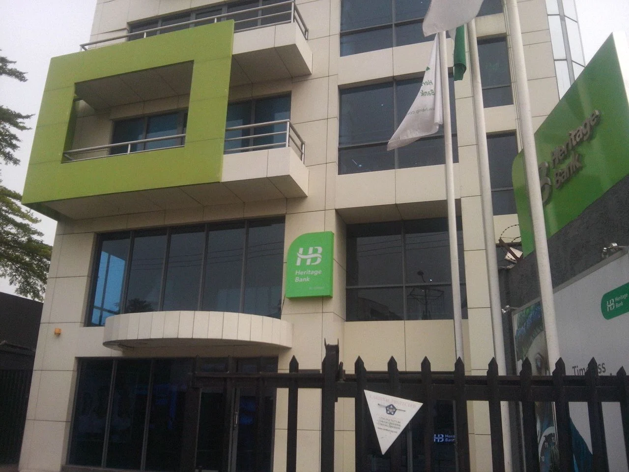 CBN revokes Heritage Financial institution’s licence minutes after NDIC go to