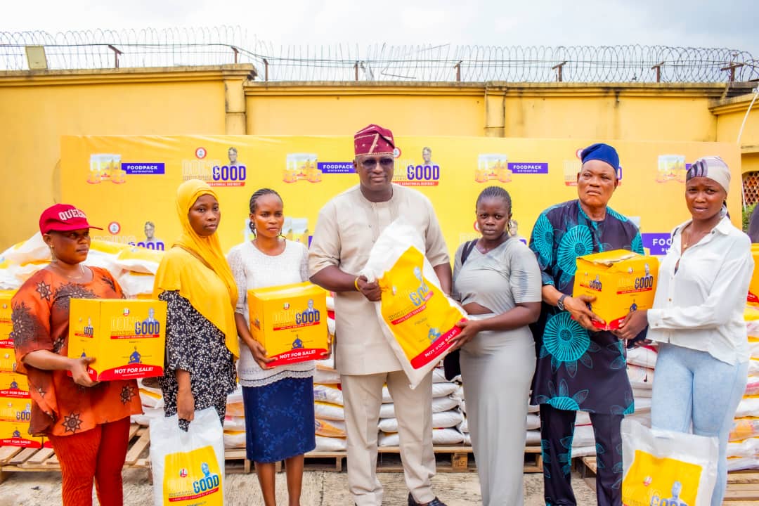 Senator Tokunbo Abiru provides out over 8,500 meals packs to Lagos East constituents
