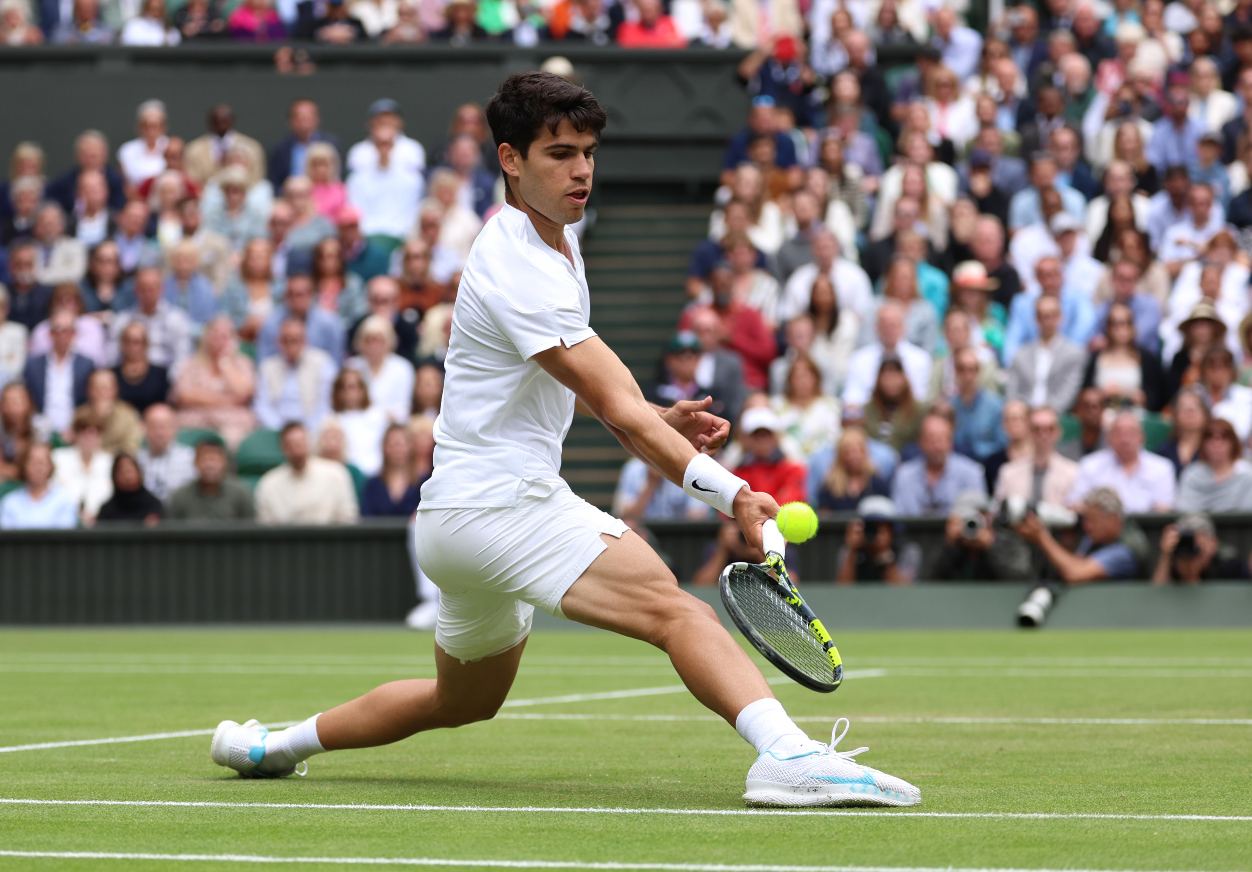 Carlos Alcaraz Makes Tennis Historical past After Beating Novak Djokovic in Wimbledon Ultimate