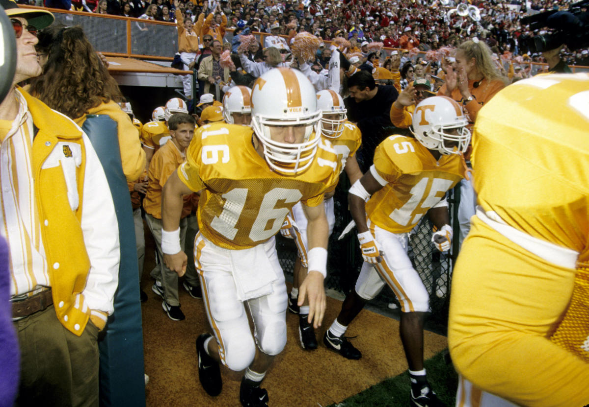 Legendary quarterback Peyton Manning coming to Norman for Tennessee sport