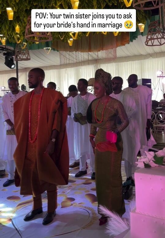 This Groom’s Twin Sister Joined Him in Doing The ‘Idobale’ Throughout His Yoruba Trad