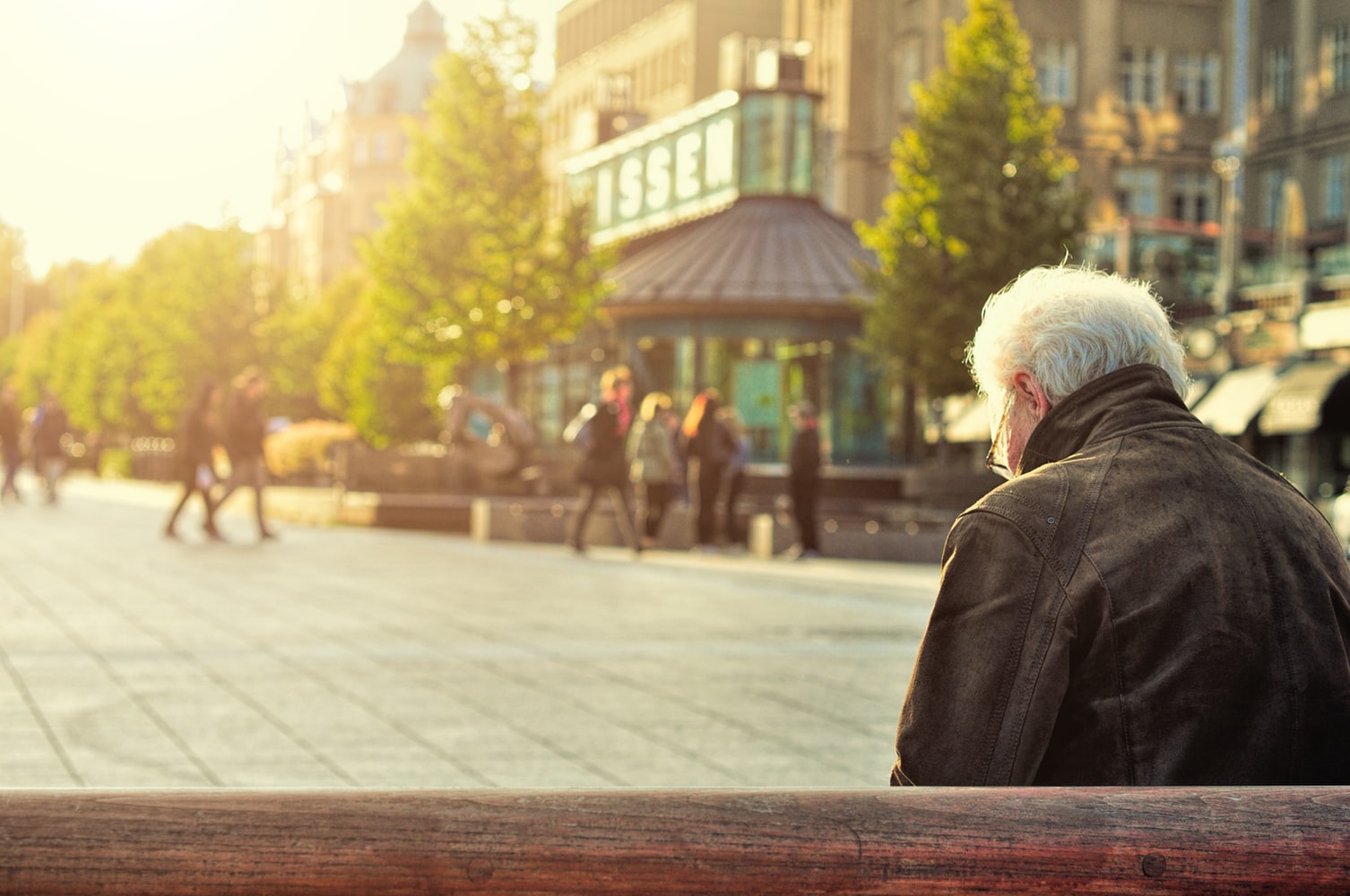 Knowledgeable describes wants to think about for growing old in place