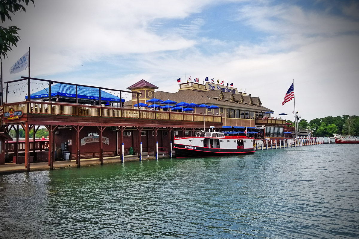 Eating Al Fresco in Shores & Islands, Ohio