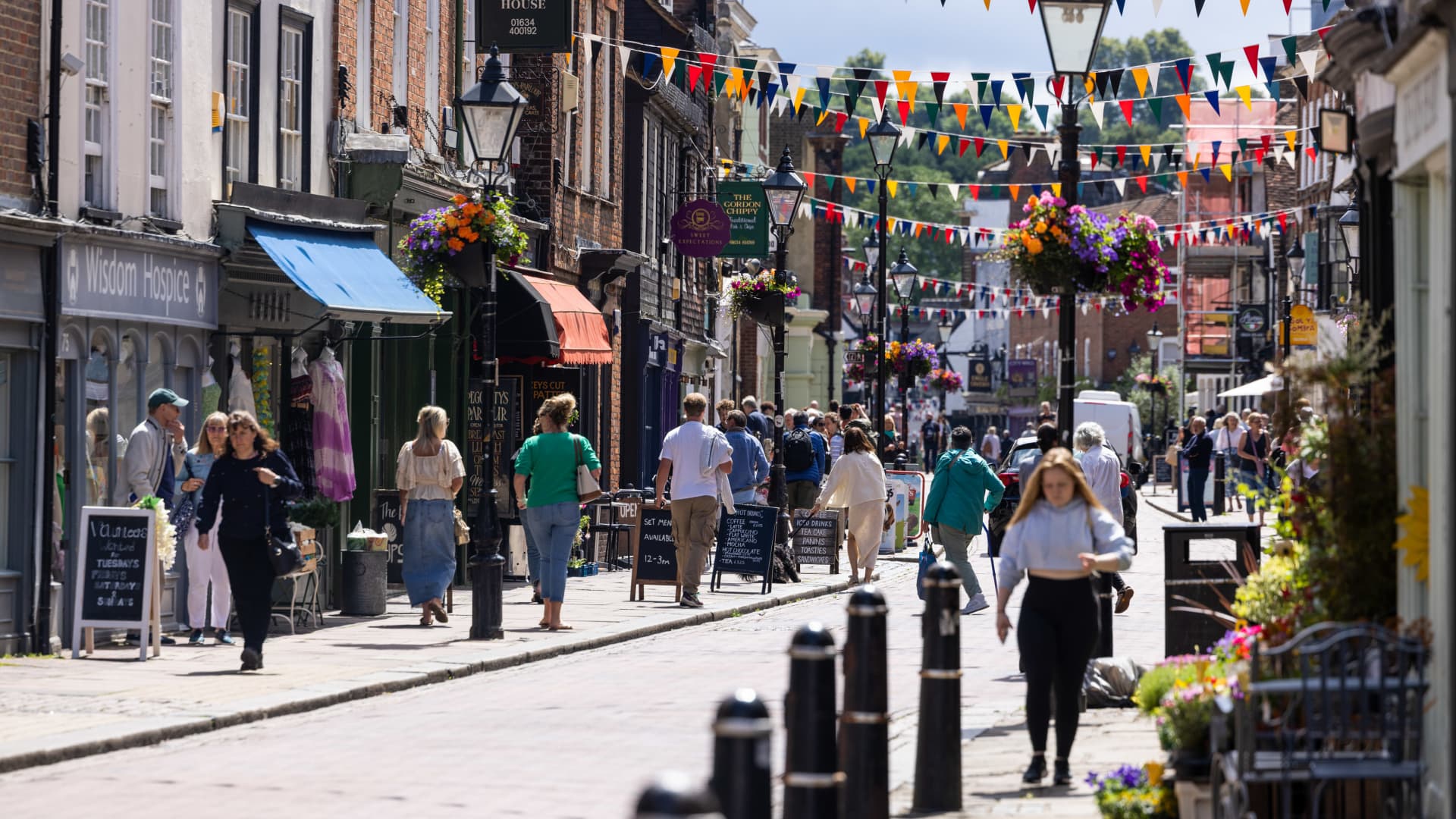 UK inflation is available in beneath expectations at 2.2%, after two months on the Financial institution of England’s 2% goal