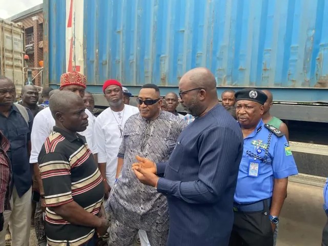 owerri-roads-blocked-as-truck-drivers-protest-alleged-harassment-extortion-by-authorities-66c1f07544d0d.jpg Owerri Roads Blocked as Truck Drivers Protest Alleged Harassment, Extortion by Authorities Taskforce