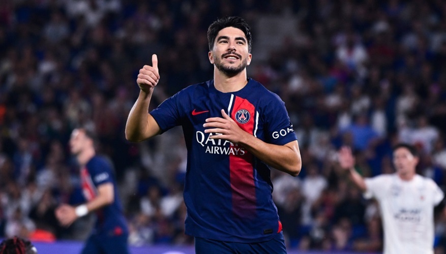 west-ham-lead-carlos-soler-race.jpg West Ham lead Carlos Soler race